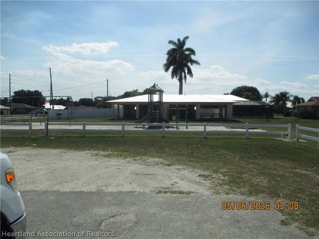 243 SHEPPARD Road NW, Lake Placid, FL 33852