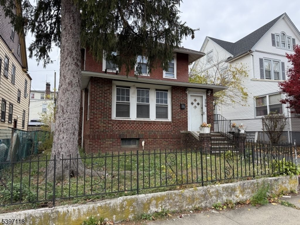 206 Weequahic Ave, Newark City, NJ 07112 — exterior