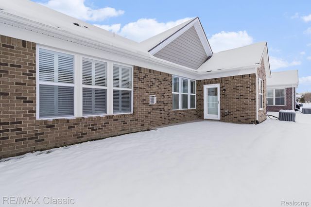 48738 Rockview Road, Novi, MI 48374