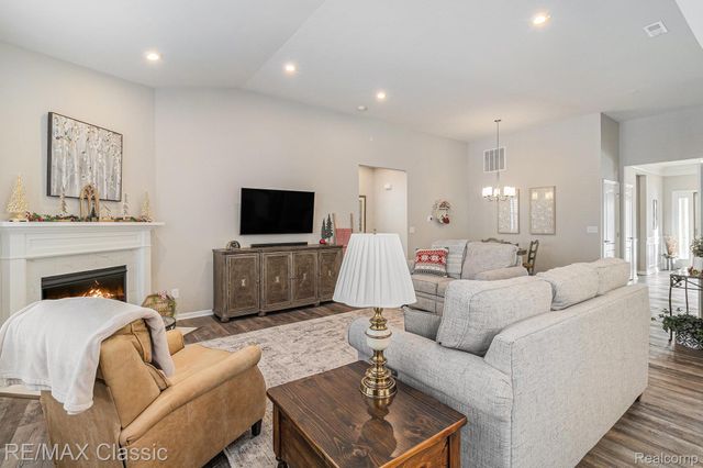 48738 Rockview Road, Novi, MI 48374