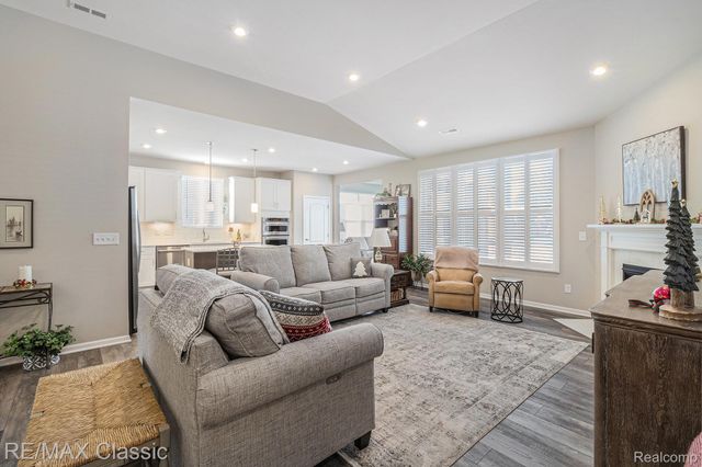 48738 Rockview Road, Novi, MI 48374