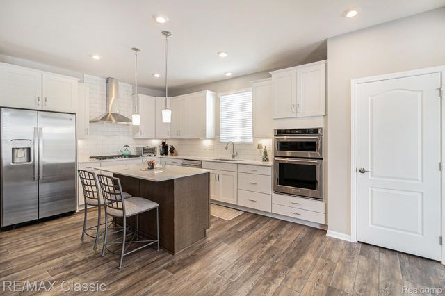 48738 Rockview Road, Novi, MI 48374