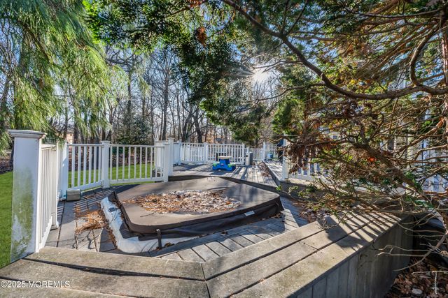 26 Bruns Road, Allenhurst, NJ 07711