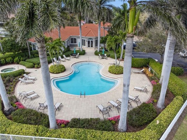 7168 Lemuria CIR # 1701, Naples, FL 34109