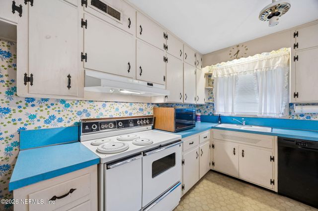 4745 QUEEN Lane, Jacksonville, FL 32210