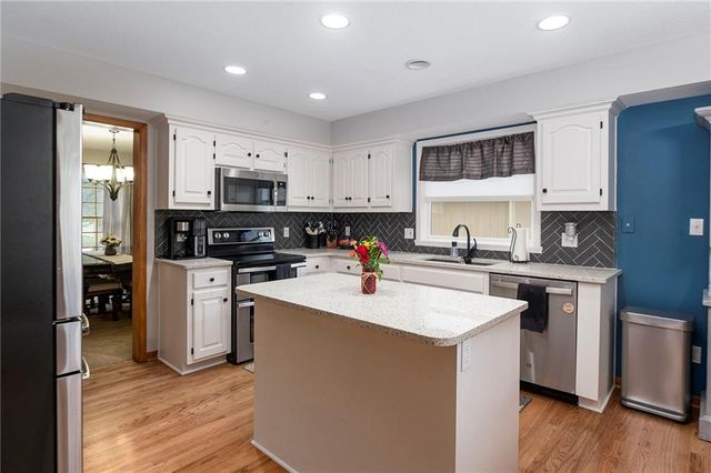 1040 Stonecreek Drive, Lawrence, KS 66049