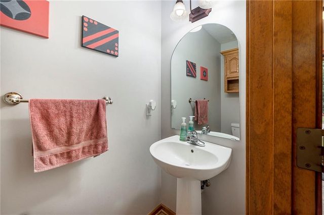 1040 Stonecreek Drive, Lawrence, KS 66049