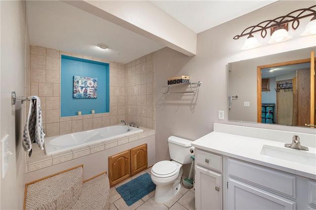 1040 Stonecreek Drive, Lawrence, KS 66049