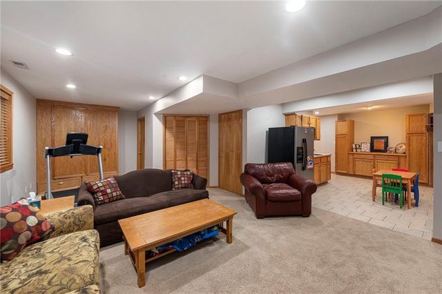 1040 Stonecreek Drive, Lawrence, KS 66049