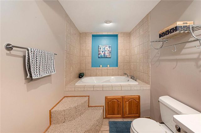 1040 Stonecreek Drive, Lawrence, KS 66049