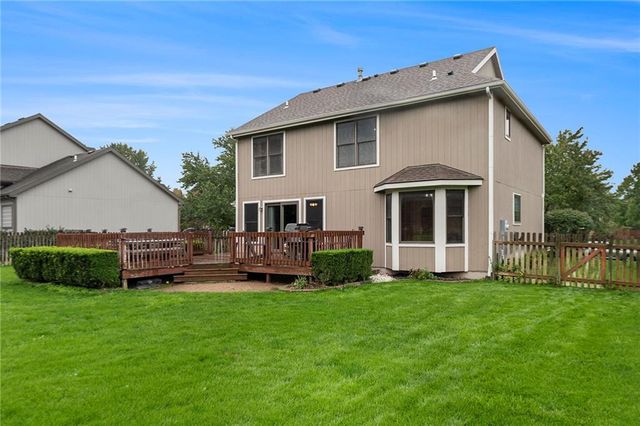 1040 Stonecreek Drive, Lawrence, KS 66049