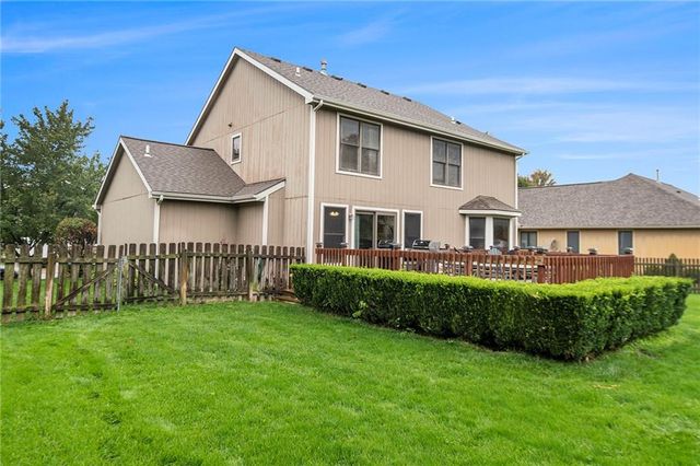 1040 Stonecreek Drive, Lawrence, KS 66049