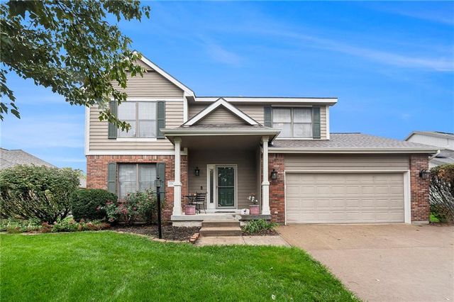 1040 Stonecreek Drive, Lawrence, KS 66049
