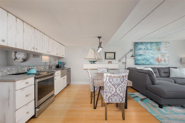 845 BENJAMIN FRANKLIN DRIVE 302, Sarasota, FL 34236