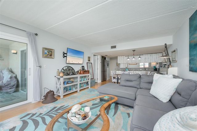 845 BENJAMIN FRANKLIN DRIVE 302, Sarasota, FL 34236