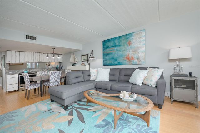 845 BENJAMIN FRANKLIN DRIVE 302, Sarasota, FL 34236