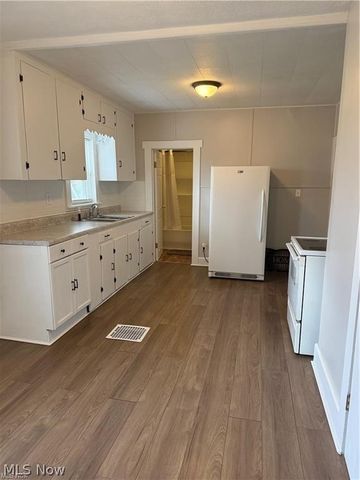 1729 Gambrinus Avenue SW, Canton, OH 44706