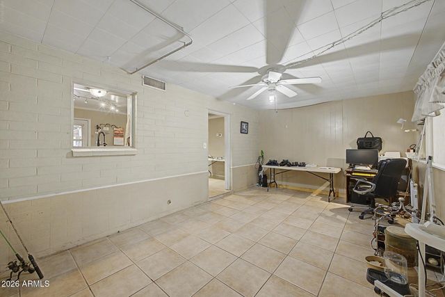 2207 E ACOMA Drive, Phoenix, AZ 85022