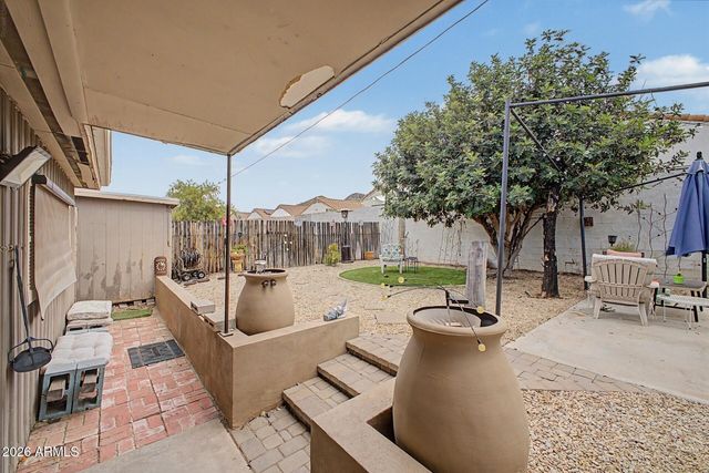 2207 E ACOMA Drive, Phoenix, AZ 85022