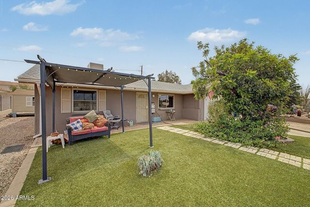 2207 E ACOMA Drive, Phoenix, AZ 85022