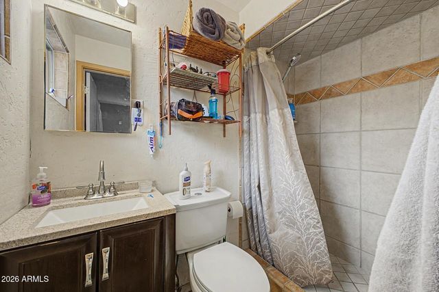 2207 E ACOMA Drive, Phoenix, AZ 85022