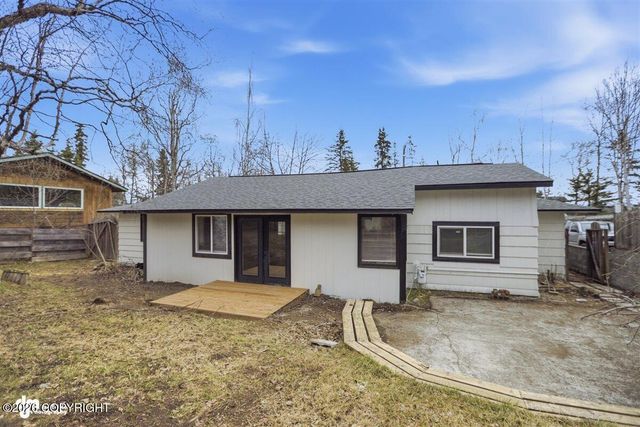 2000 Wildwood Lane, Anchorage, AK 99517