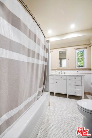 330 N Gower Street, Los Angeles, CA 90004