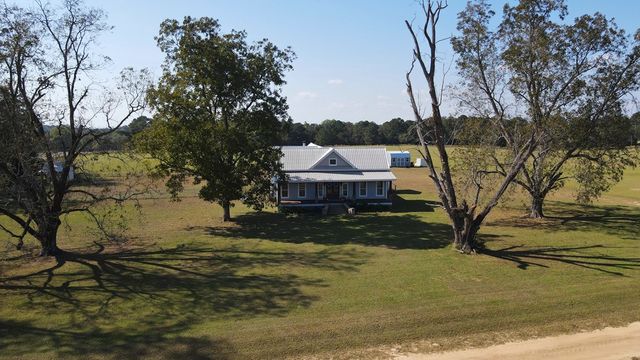 516 County Road 521, Headland, AL 36345