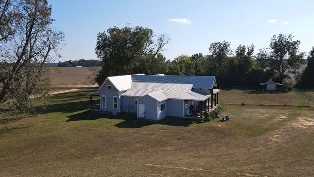 516 County Road 521, Headland, AL 36345