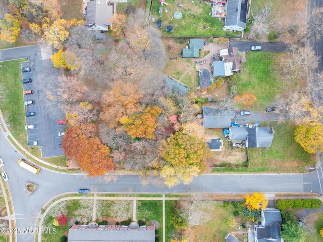 4 Sutton Place, Matawan, NJ 07747