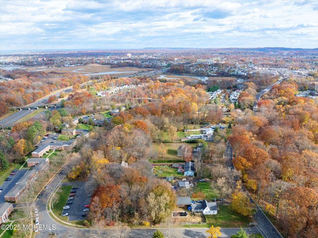 4 Sutton Place, Matawan, NJ 07747