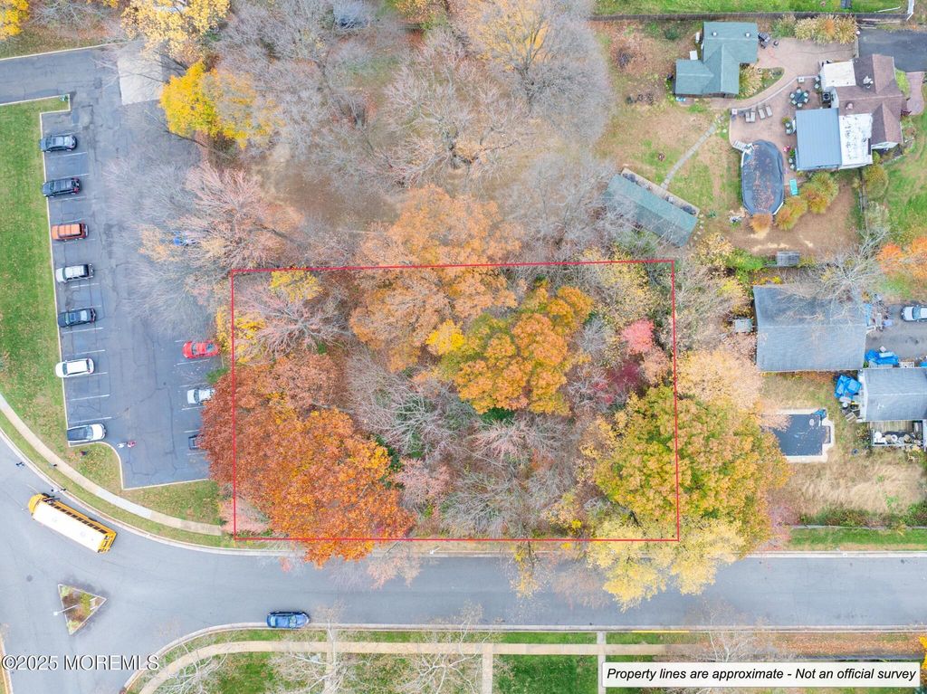 4 Sutton Place, Matawan, NJ 07747