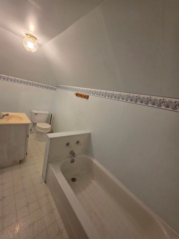 405 1st Avenue, Frederika, IA 50631