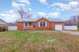 1204 Hand Dr, Clarksville, TN 37042