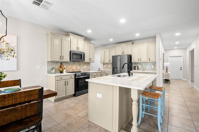 6708 HAZELNUT SPICE DRIVE, Sun City Center, FL 33573