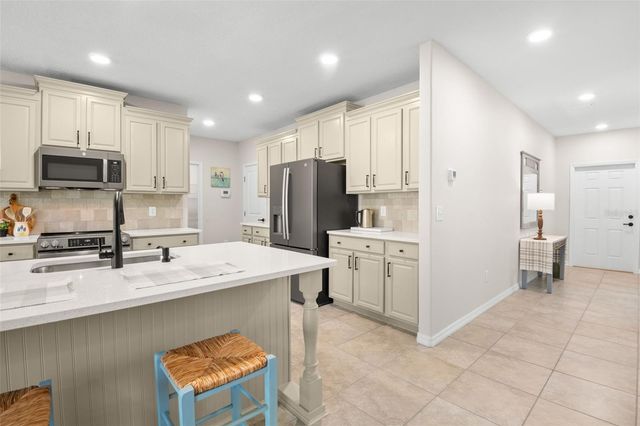 6708 HAZELNUT SPICE DRIVE, Sun City Center, FL 33573