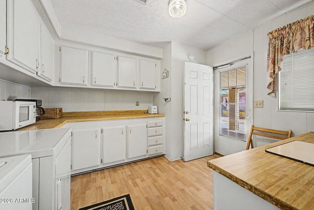 25427 S ILLINOIS Avenue, Sun Lakes, AZ 85248