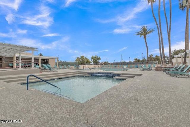 25427 S ILLINOIS Avenue, Sun Lakes, AZ 85248