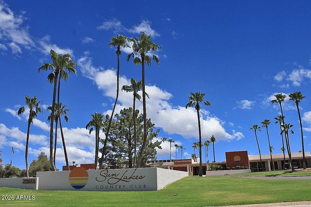 25427 S ILLINOIS Avenue, Sun Lakes, AZ 85248