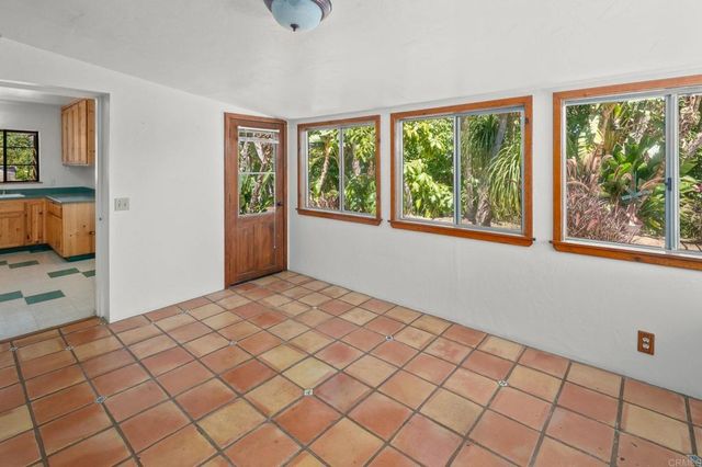14038 San Pasqual Valley Road, Escondido, CA 92027