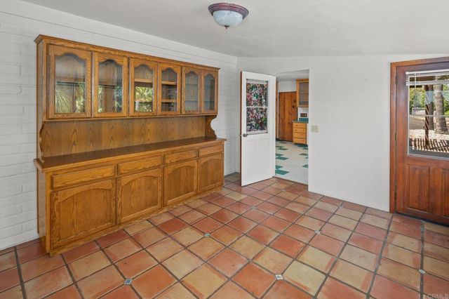 14038 San Pasqual Valley Road, Escondido, CA 92027