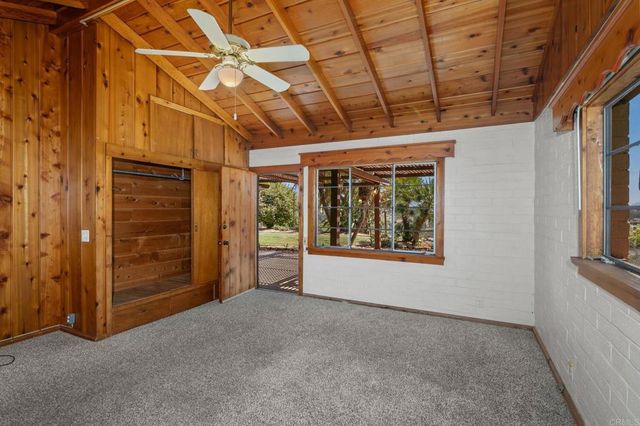14038 San Pasqual Valley Road, Escondido, CA 92027