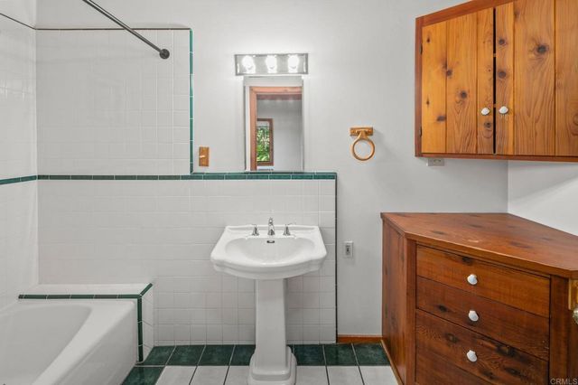 14038 San Pasqual Valley Road, Escondido, CA 92027