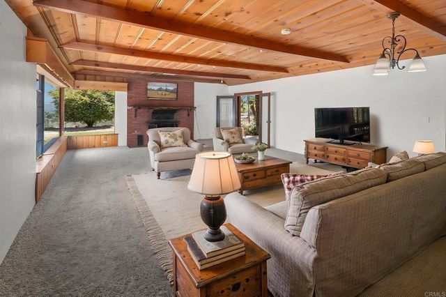 14038 San Pasqual Valley Road, Escondido, CA 92027