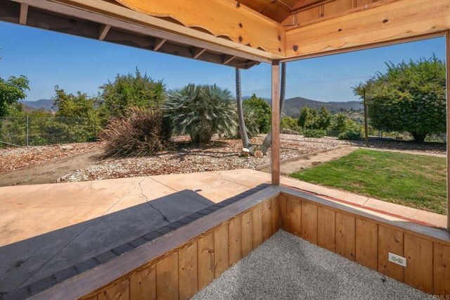 14038 San Pasqual Valley Road, Escondido, CA 92027