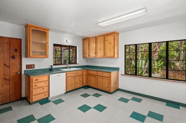 14038 San Pasqual Valley Road, Escondido, CA 92027