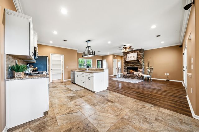 140 W. Hawkview Place, Royal, AR 71968