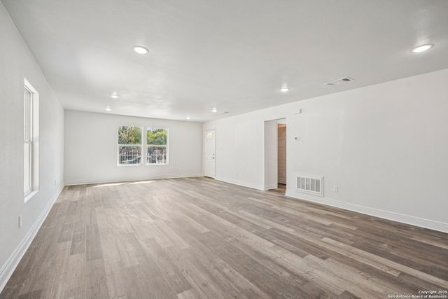 943 San Eduardo, San Antonio, TX 78237