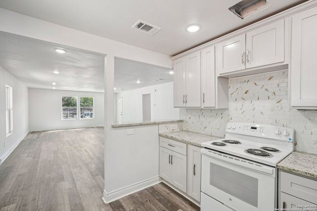 943 San Eduardo, San Antonio, TX 78237