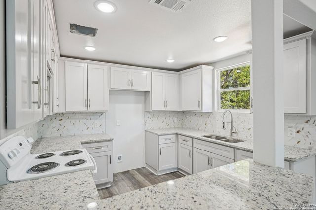 943 San Eduardo, San Antonio, TX 78237